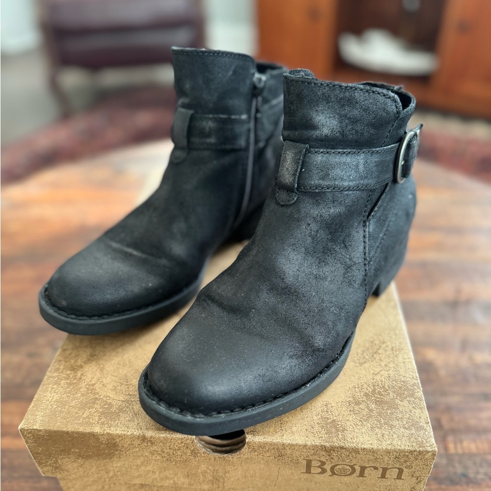 Born Jorgette Ankle Boots in Distressed Black - Sz 7